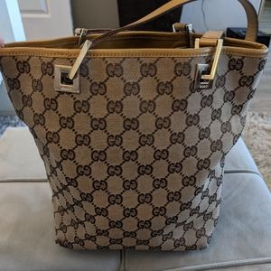 💯 AUTHENTIC GUCCI